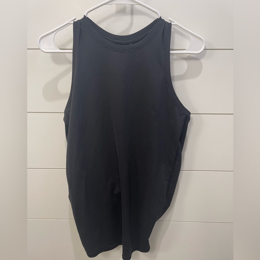Lululemon All Tied Up Tank Size 4